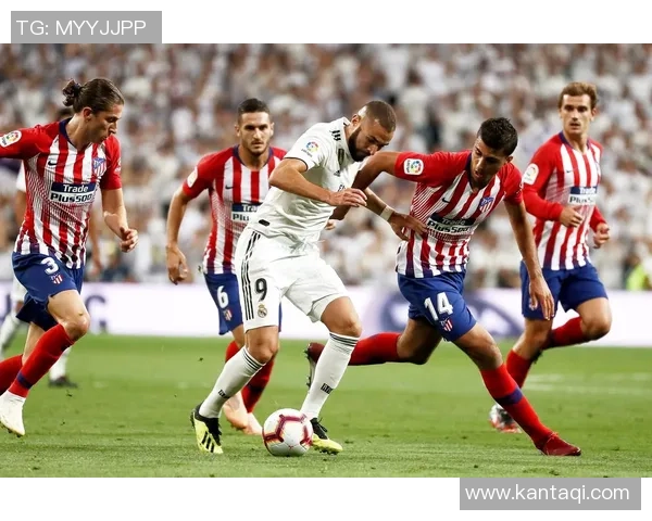 西甲焦点战巴黎圣日耳曼与马竞激战成平局补时进球引发全场热烈反响 西甲焦点战巴黎圣日耳曼与马竞激战成平局补时进球引发全场热烈反响