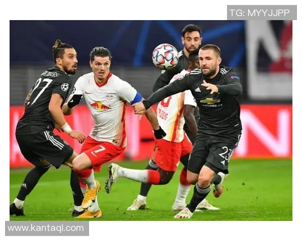 国王杯曼联逆袭莱比锡争议判罚引发全场热议与惊喜 国王杯曼联逆袭莱比锡争议判罚引发全场热议与惊喜