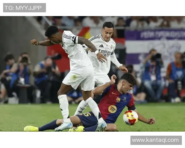 意甲激战尤文图斯大胜巴萨点球大战引发全场狂欢与转会传闻