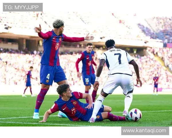 皇马主场大胜里昂四球狂潮补时进球点燃全场激情 皇马主场大胜里昂四球狂潮补时进球点燃全场激情